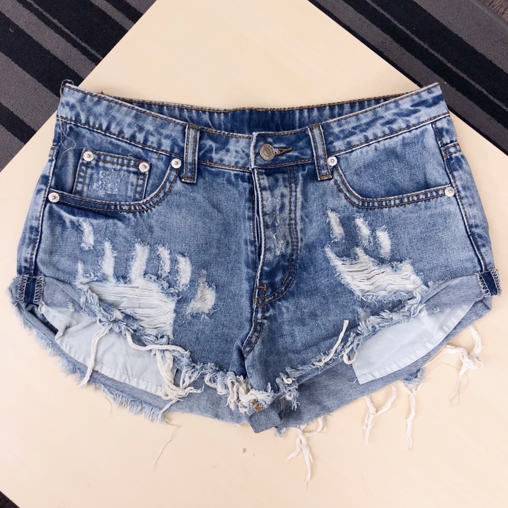 Signature High Waisted Shorts 🌀
